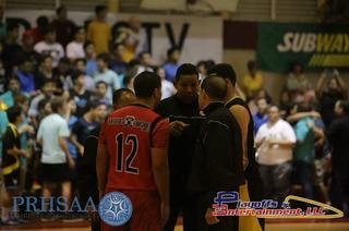 Los árbitros: Ernesto Fernandez, Angel Rano Martinez y René Irizarry, en el Pre Game de Saint Francis Vs San Ignacion, Final Game Division A / Foto por: Playoff Entertainment