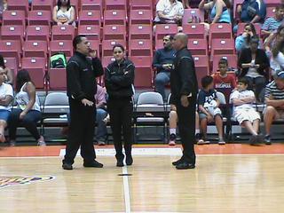 Enrique Burgos, Rebeca Davila y Jesús Borges: Segundo Juego de la Final Novicios 2015, ABB Vaqueros Vs Bucaplaa Pumas. / Foto por: Máximo Paula