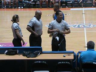 Rebeca Davila, Jesús Borges Y Enrique Burgos: Segundo Juego de la Final Novicios 2015, ABB Vaqueros Vs Bucaplaa Pumas. / Foto por: Máximo Paula