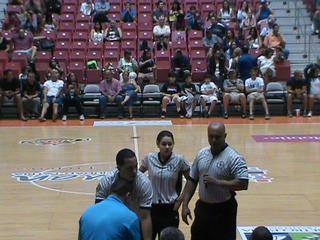 Enrique Burgos, Rebeca Davila Y Jesús Borges: Segundo Juego de la Final Novicios 2015, ABB Vaqueros Vs Bucaplaa Pumas. / Foto por: Máximo Paula