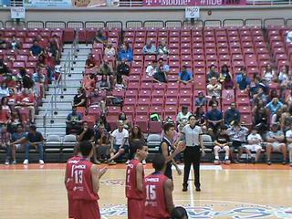 Rebeca Dávila (para el salto inicial): Segundo Juego de la Final Novicios 2015, ABB Vaqueros Vs Bucaplaa Pumas. / Foto por: Máximo Paula