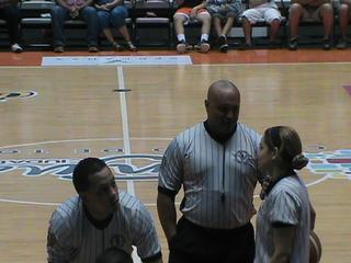 Enrique Burgos, Rebeca Dávila Y Jesús Borges: Segundo Juego de la Final Novicios 2015, ABB Vaqueros Vs Bucaplaa Pumas. / Foto por: Máximo Paula