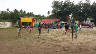 Miembros de la AABPR y familiars disfrutando de la actividad de verano.