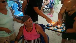 Celebrando el cumpleaños de Edgardo Marquez (Vice_presidente, AABPR) y Jesed Diaz -con el bizcocho- (Presidente, AABPR)