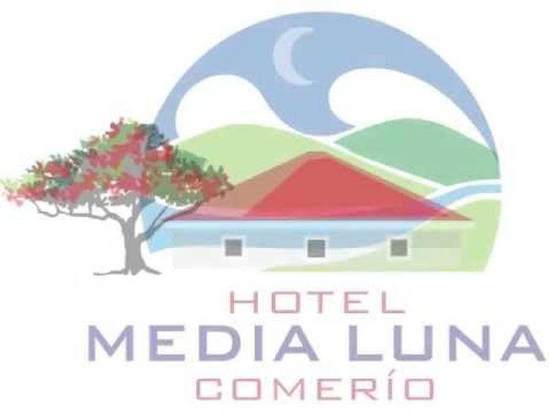 Media Luna Hotel