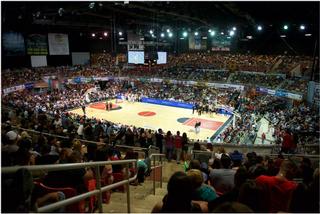 Cancha Raymond Dalmau de Quebradillas:
Primer Juego de la Final viernes 28 de julio de 2017: Capitanes de Arecibo y Piratas de Quebradillas. / Foto por: Baloncesto Superior Nacional